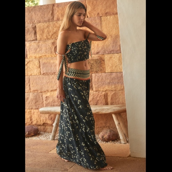 Agua by Agua Bendita Leah Ornit Top - Picture 8 of 8